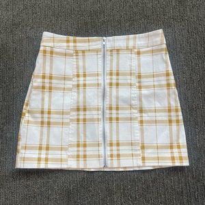 Small, yellow/white, plaid, skirt, never worn